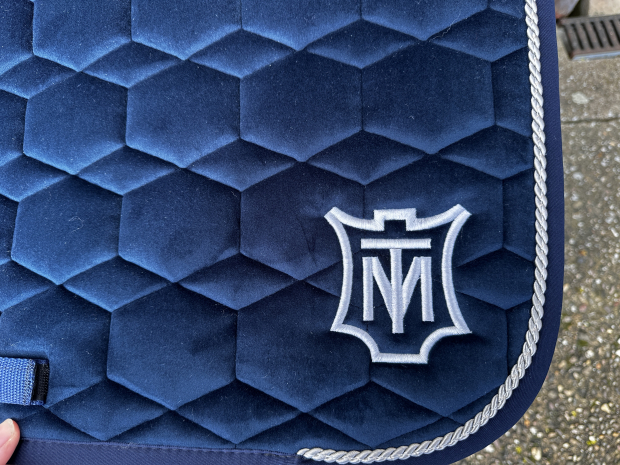 Mattes Schabracke Correction Dressur navy Samt L spine free