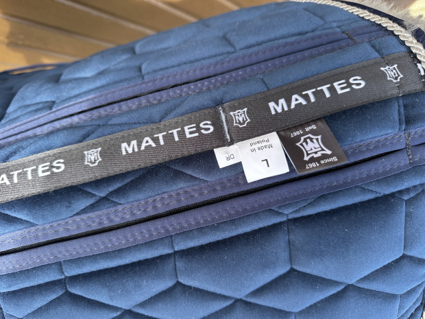 Mattes Schabracke Correction Dressur navy Samt L spine free