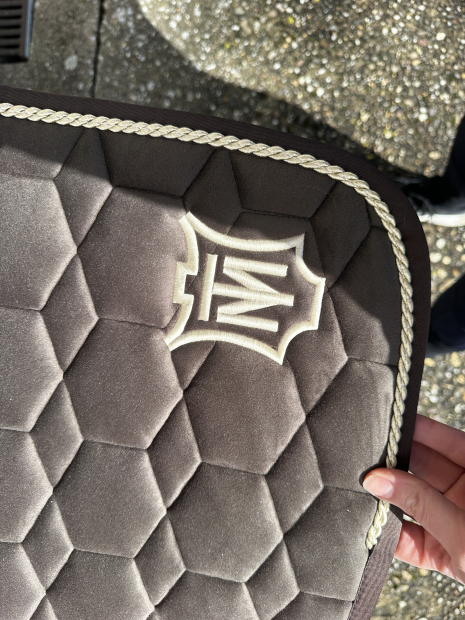 Mattes Schabracke Springen L Lammfell Samt braun