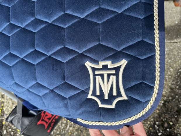 Mattes Set Eurofit Schabracke Dressur EWWA L Lammfell samt navy + Bandagen