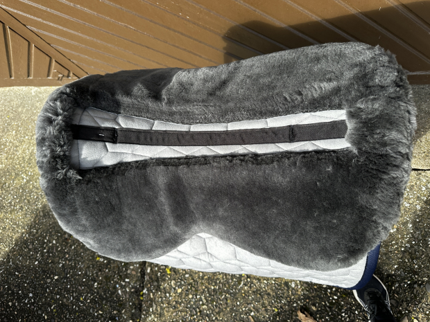 Mattes Set Eurofit Schabracke Dressur EWWA L Lammfell samt navy + Bandagen