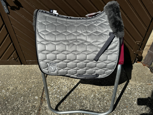 Mattes Eurofit Schabracke Dressur schiefer grau samt L spine free