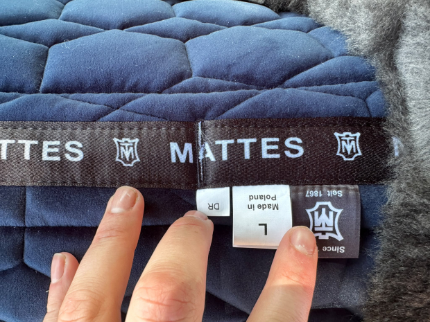 Mattes Eurofit Schabracke Dressur L samt Crystal blau Lammfell Sofort lieferbar!