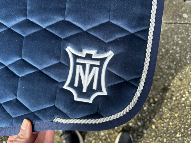 Mattes Eurofit Schabracke Dressur L Lammfell samt navy blau