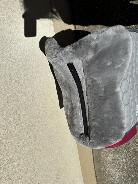 Mattes Eurofit Schabracke Dressur EWWA L Lammfell samt navy Lammfell Sofort lieferbar!