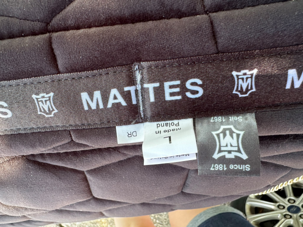 Mattes Eurofit Schabracke Dressur schwarz Samt L spine free champagner