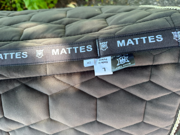 Mattes Eurofit Schabracke Dressur schwarz Samt L spine free champagner