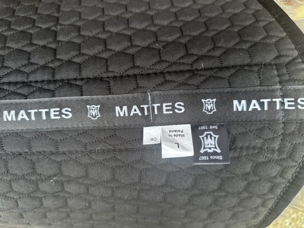 Mattes Schabracke Dressur L Steppstoff Lammfell schwarz Lammfell Sofort lieferbar!