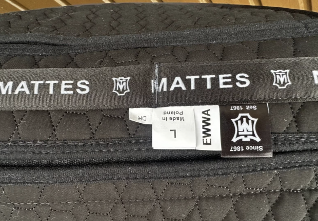 MATTES EWWA Sattelkissen + Correction System, mit Lammfellrand vorne schwarz/ schwarz