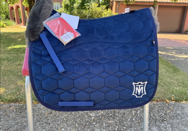 Mattes Schabracke Dressur blau samt XL vorne Sofort lieferbar!