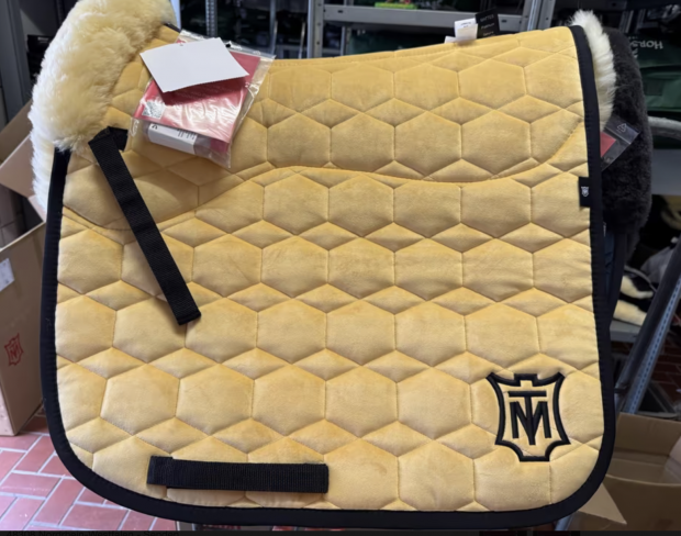 Mattes Schabracke Dressur L Lammfell vorn samt York Yellow gelb