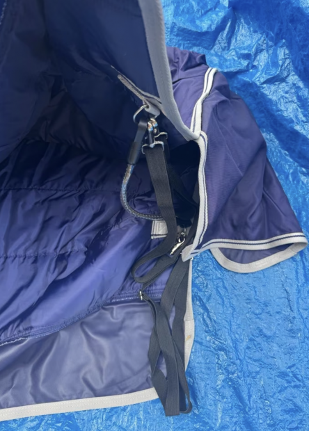 Bucas Atlantic Big Neck medium 200g blau 1680D