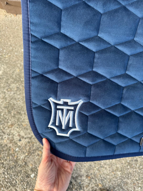 Mattes Schabracke Dressur blau navy samt EWWA Gr. L vorne Sofort lieferbar!