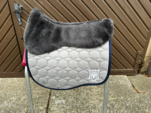 Mattes Eurofit Schabracke Dressur navy Samt L Fellrand vorne Sofort lieferbar!