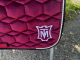 Mattes Schabracke Dressur L Lammfell Samt bordeaux rot Lammfell vorne sofort lieferbar!