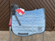 Mattes Schabracke Dressur L Lammfell vorne samt water blue blau