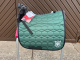 Mattes Schabracke Dressur racing green grün Steppstoff Gr. L vorne Sofort lieferbar!