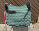 Mattes Schabracke Dressur L Lammfell vorne + hinten Steppstoff Glanz racing green grün