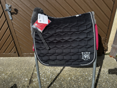 Mattes Eurofit Schabracke Dressur schwarz Samt L spine free