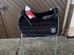 Mattes Schabracke Springen L Lammfell Samt schwarz