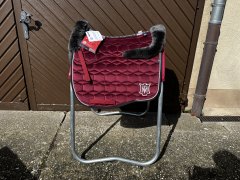 Mattes Eurofit Schabracke Dressur L Lammfell samt Bordeaux rot Lammfell
