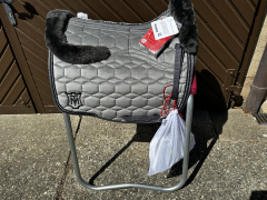 Mattes Schabracke Eurofit Correction Dressur grau samt L Crystal Sofort lieferbar!