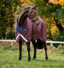 Horseware Amigo ® Bravo 1200D 0g Burgundy V-Verschluss