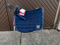 Mattes Eurofit Schabracke Dressur navy Samt L Fellrand vorne Sofort lieferbar!